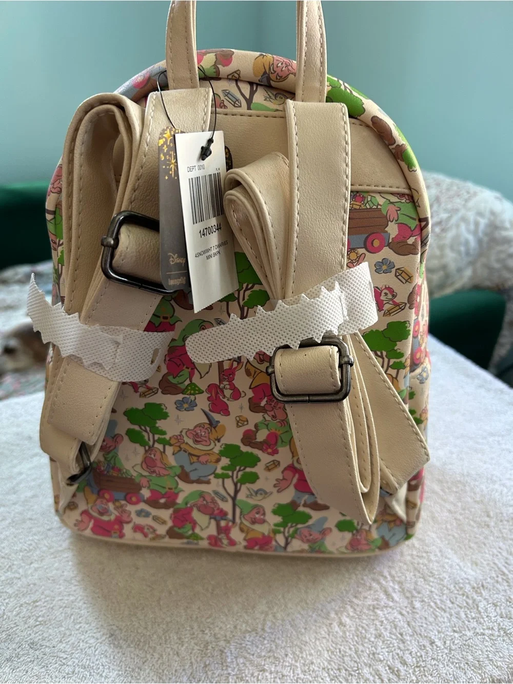 NWT Loungefly Disney Beige Seven Dwarfs Patterned Mini Backpack - Picture 3 of 6